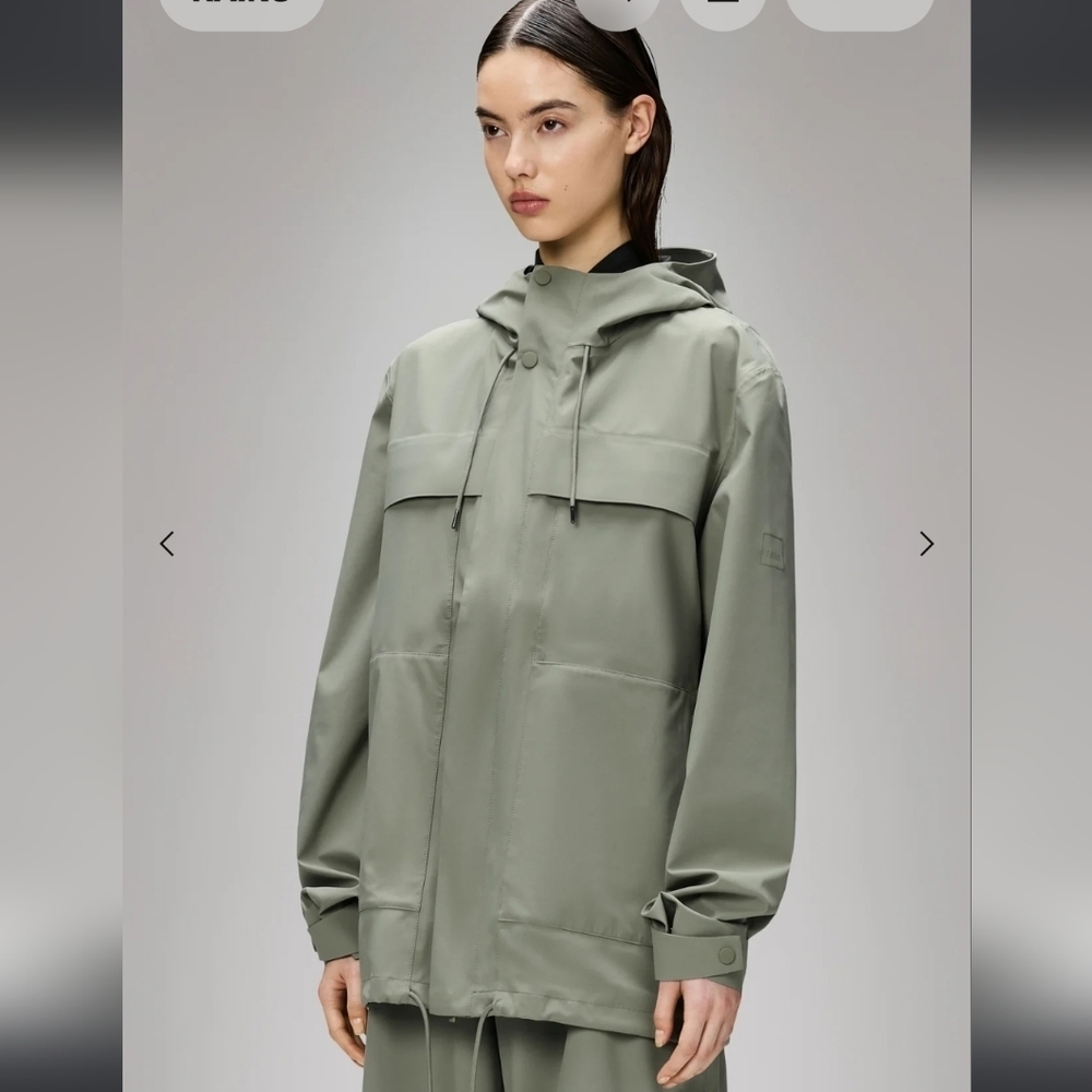 NWT! RAINS, UNISEX, Suva Hardshell Cargo Jacket, Drift, Size Medium, MSRP $285 - Picture 4 of 16
